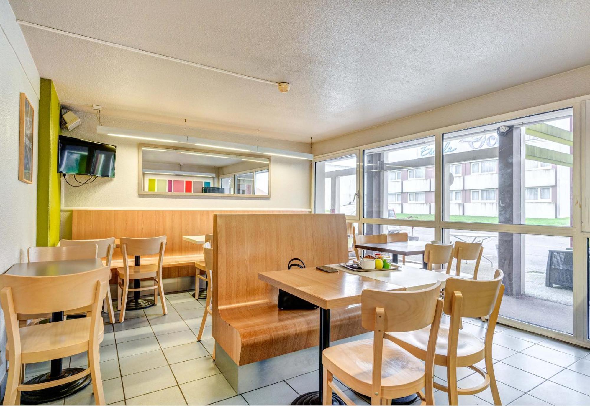 B&B Hotel Brest Kergaradec Aeroport Gouesnou Bagian luar foto