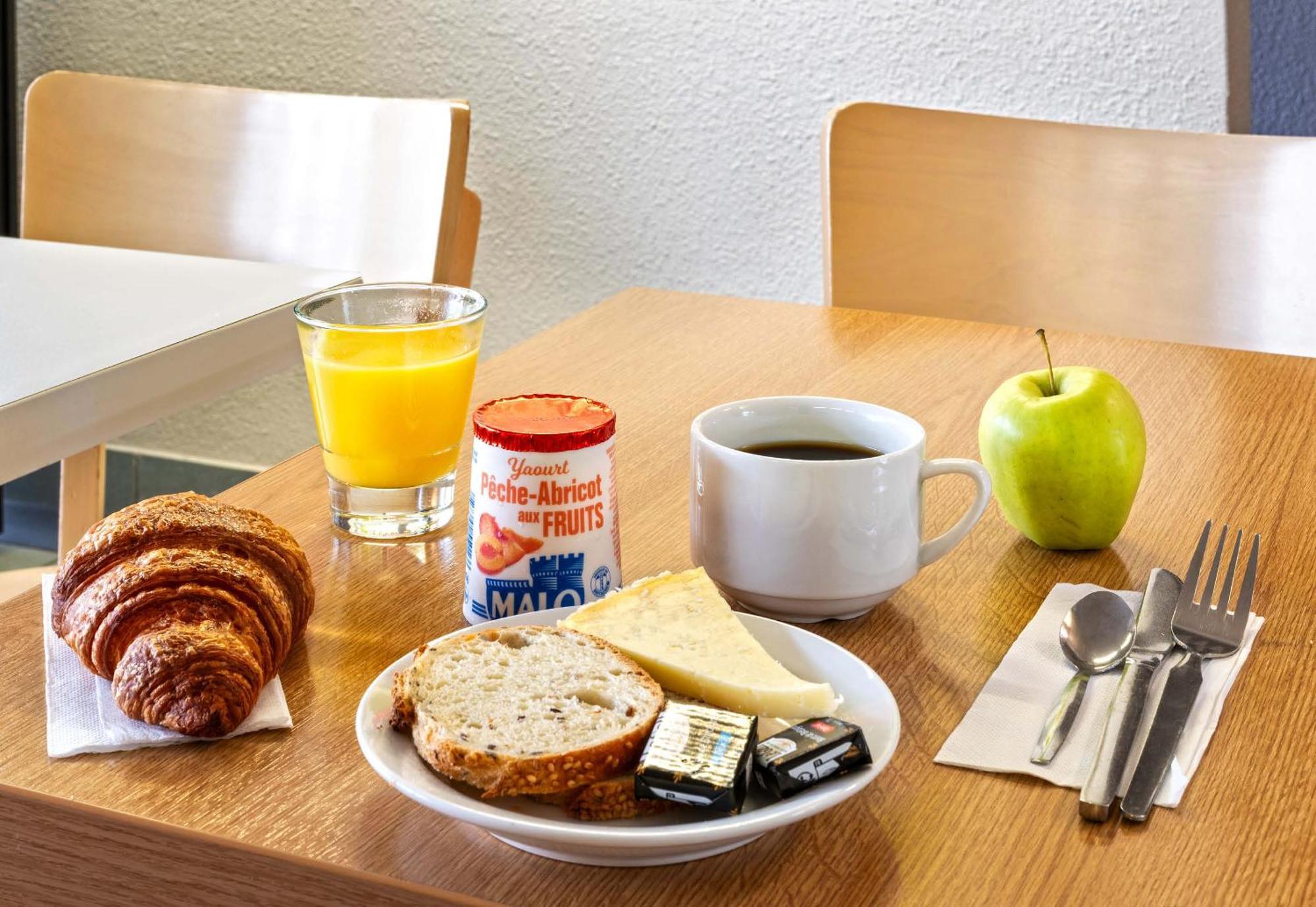 B&B Hotel Brest Kergaradec Aeroport Gouesnou Bagian luar foto