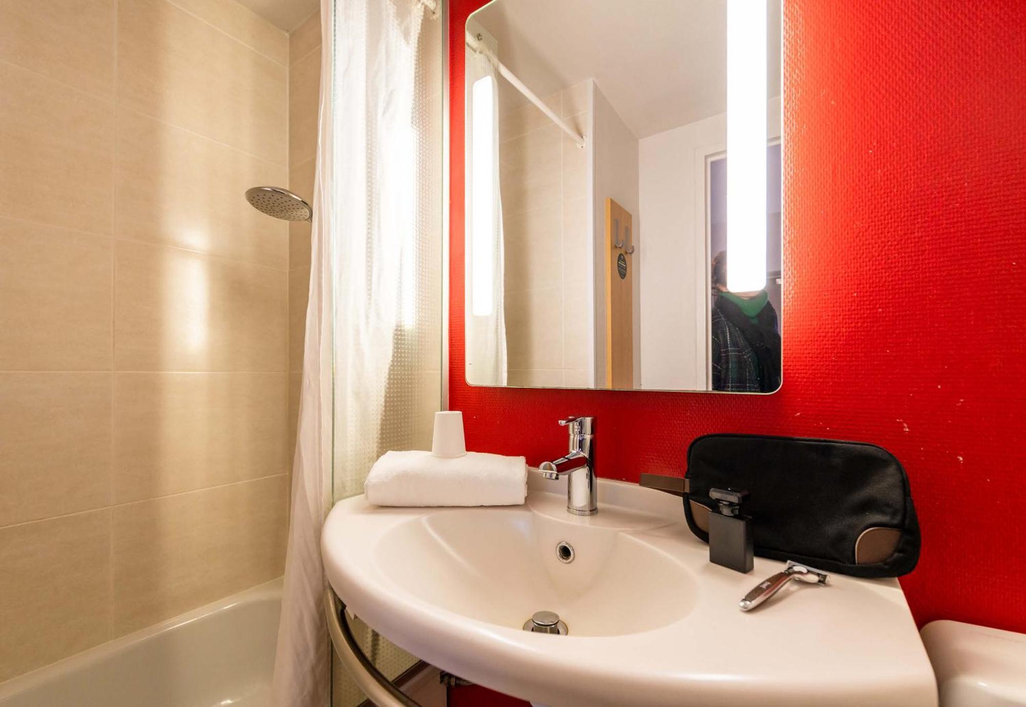 B&B Hotel Brest Kergaradec Aeroport Gouesnou Bagian luar foto