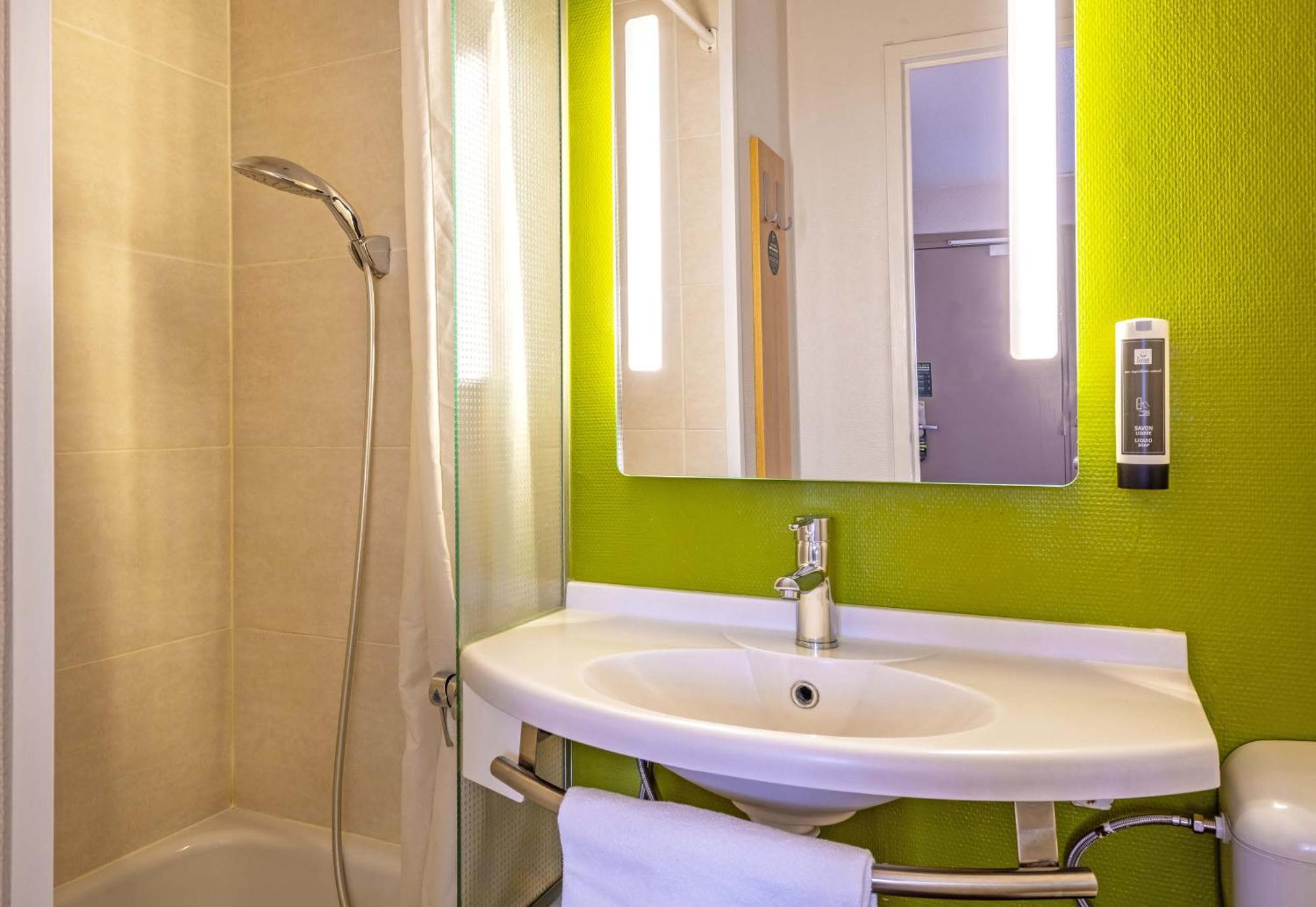 B&B Hotel Brest Kergaradec Aeroport Gouesnou Bagian luar foto