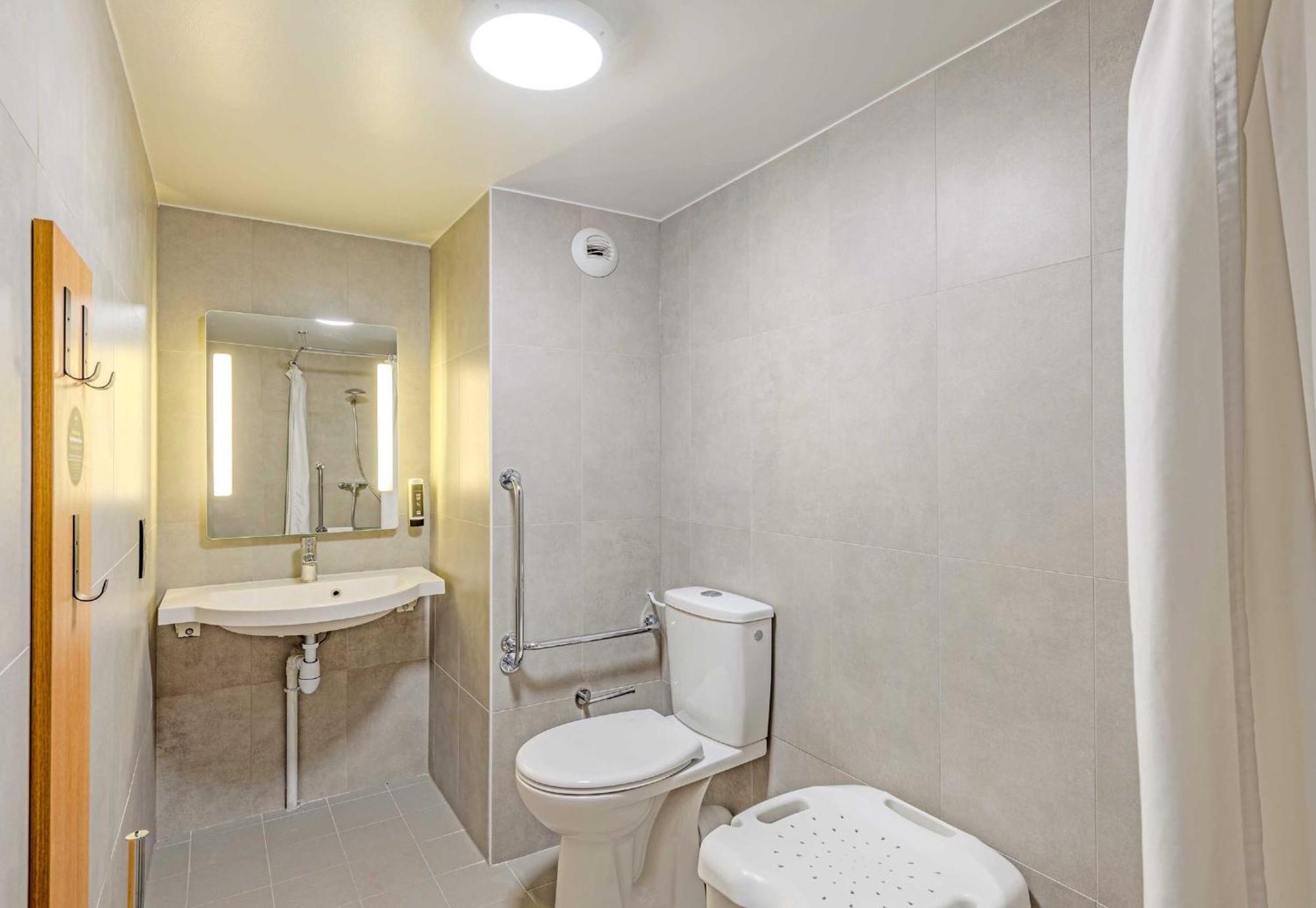 B&B Hotel Brest Kergaradec Aeroport Gouesnou Bagian luar foto