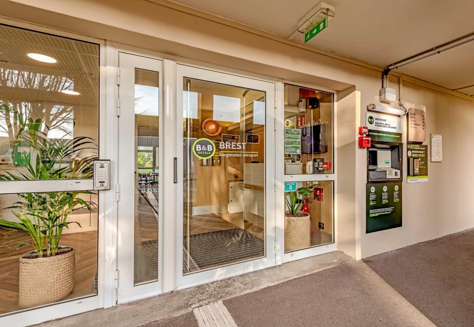 B&B Hotel Brest Kergaradec Aeroport Gouesnou Bagian luar foto