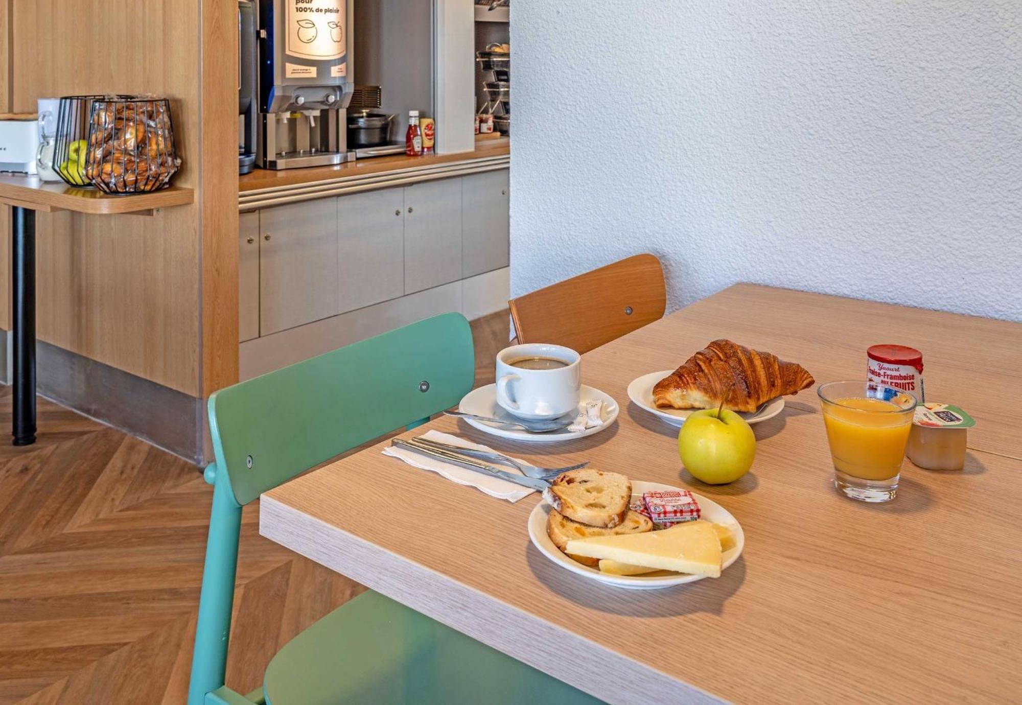 B&B Hotel Brest Kergaradec Aeroport Gouesnou Bagian luar foto